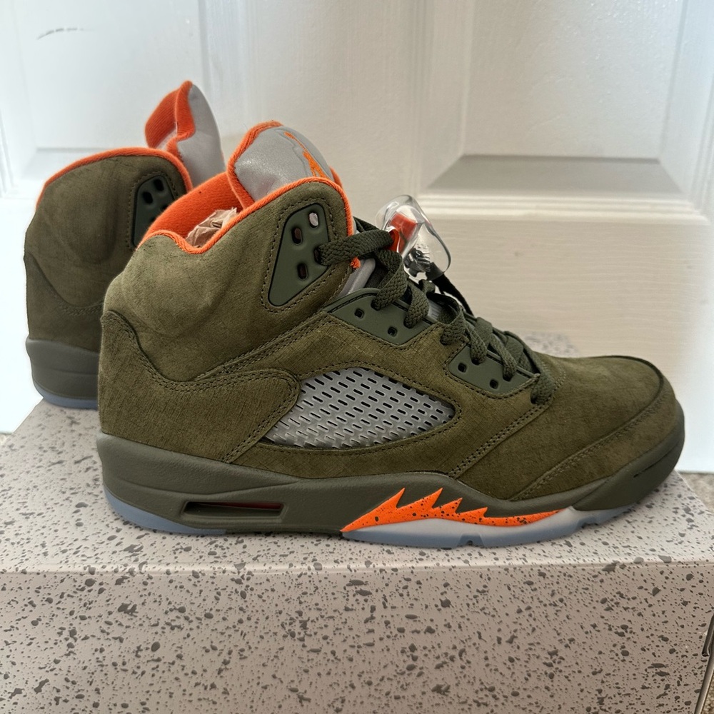 NEW Nike Air Jordan 5  Olive and Orange Men's Sneakers